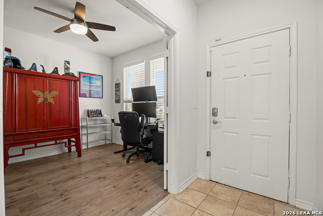 Listing photo id 5 for 7347 Bluebonnet Bay