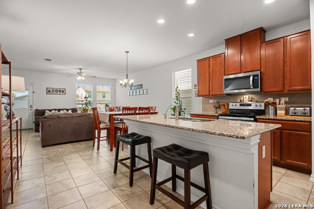 Listing photo id 6 for 7347 Bluebonnet Bay