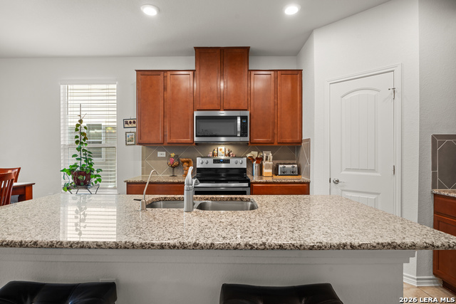 Listing photo id 7 for 7347 Bluebonnet Bay