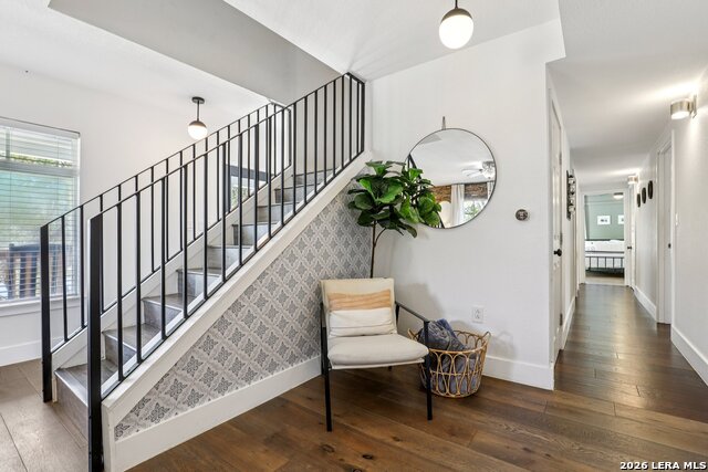 Image 10 of 51 For 275 Stallion Springs