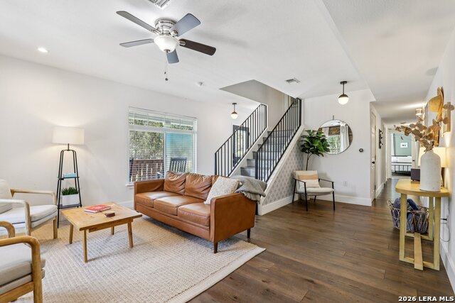 Image 11 of 51 For 275 Stallion Springs