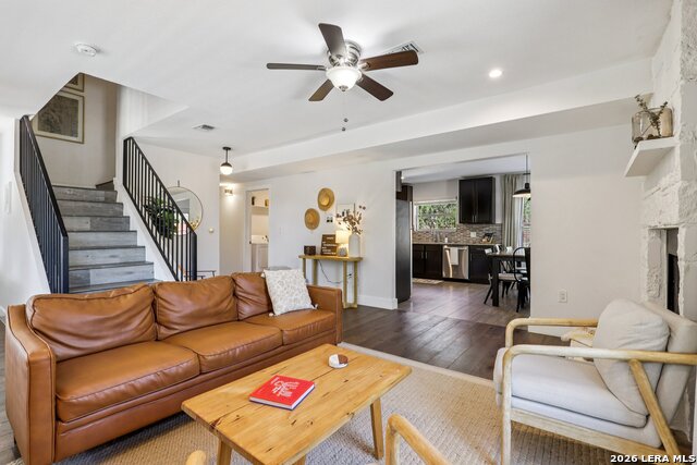 Image 12 of 51 For 275 Stallion Springs