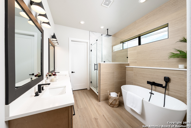 Image 16 of 45 For 26617 Timberline Dr