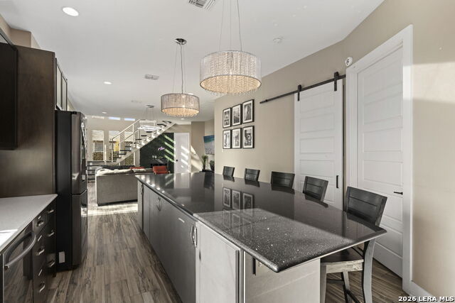 Image 11 of 47 For 327 Jackson  