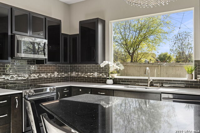 Image 16 of 47 For 327 Jackson  