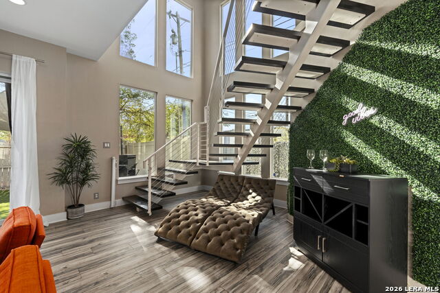 Image 24 of 47 For 327 Jackson  