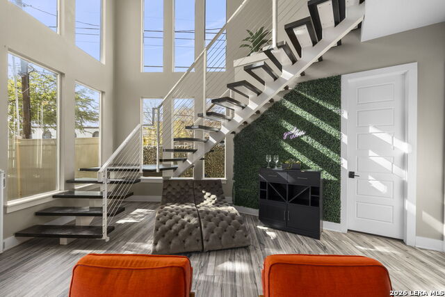 Image 25 of 47 For 327 Jackson  