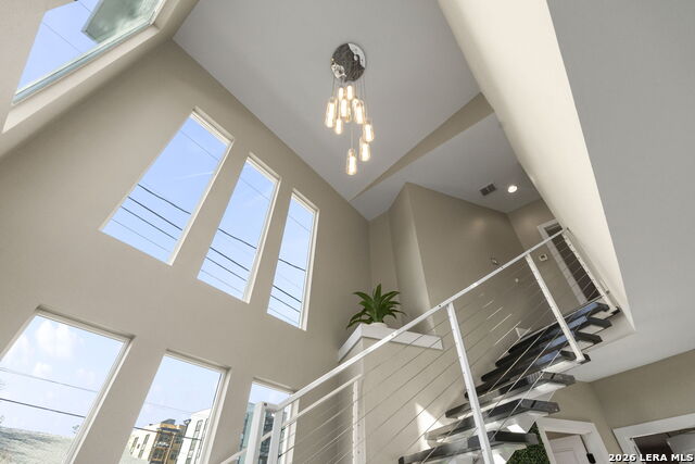 Image 26 of 47 For 327 Jackson  