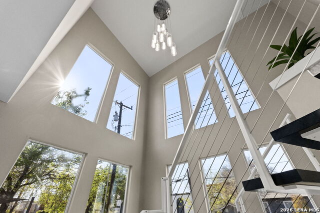 Image 27 of 47 For 327 Jackson  