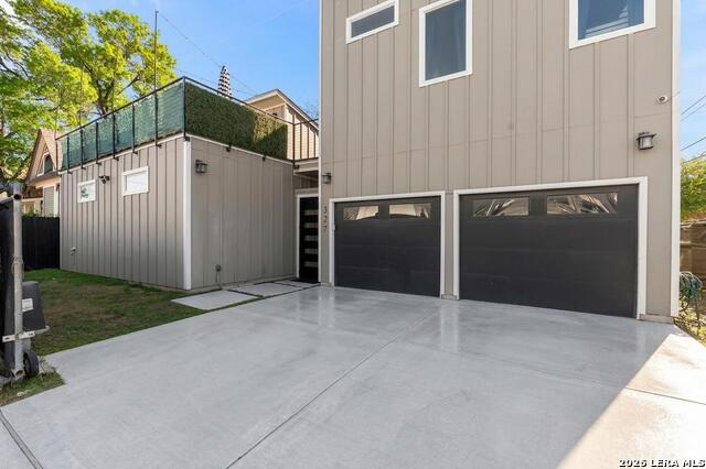 Image 3 of 47 For 327 Jackson  