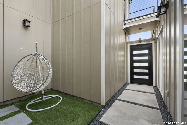 Image 5 of 47 For 327 Jackson  