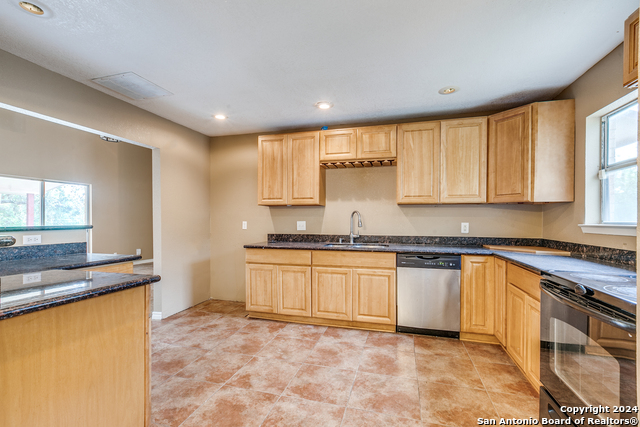 Image 11 of 25 For 8503 Ridge Stone St