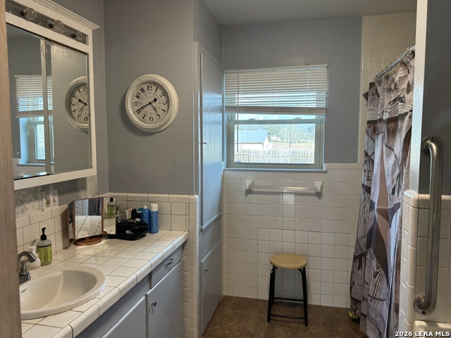 Image 11 of 22 For 406 Goliad  