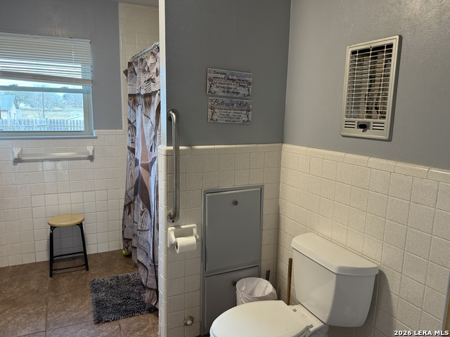 Image 12 of 22 For 406 Goliad  