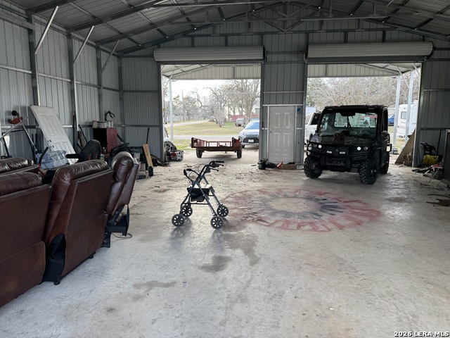 Image 18 of 22 For 406 Goliad  