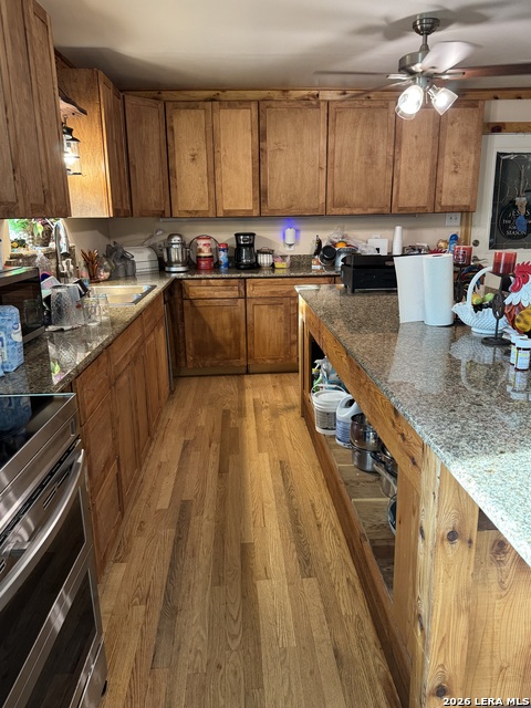 Image 4 of 22 For 406 Goliad  