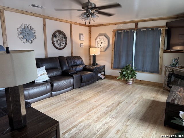 Image 9 of 22 For 406 Goliad  