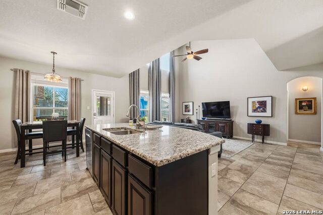 Image 10 of 30 For 924 Highland Vista