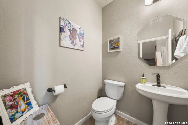 Image 16 of 30 For 924 Highland Vista