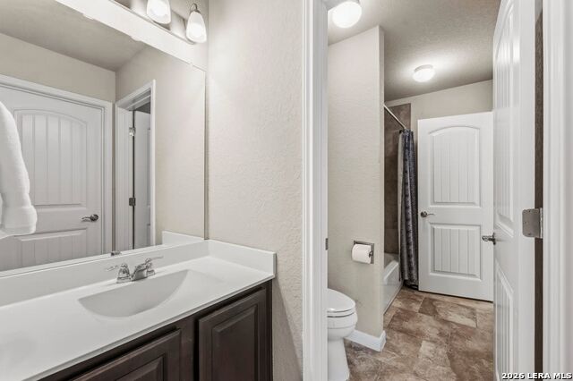 Image 23 of 30 For 924 Highland Vista