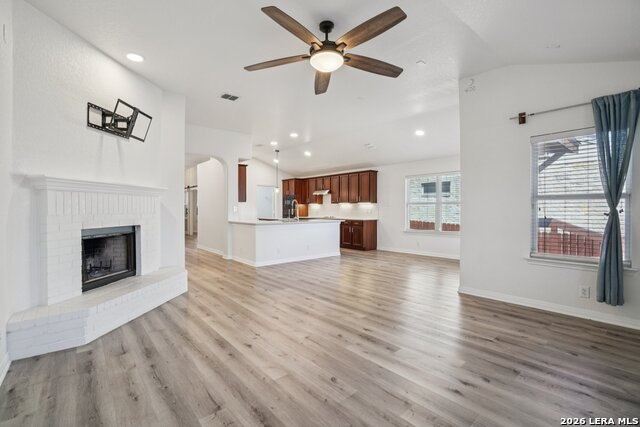 Image 12 of 42 For 450 Turnberry