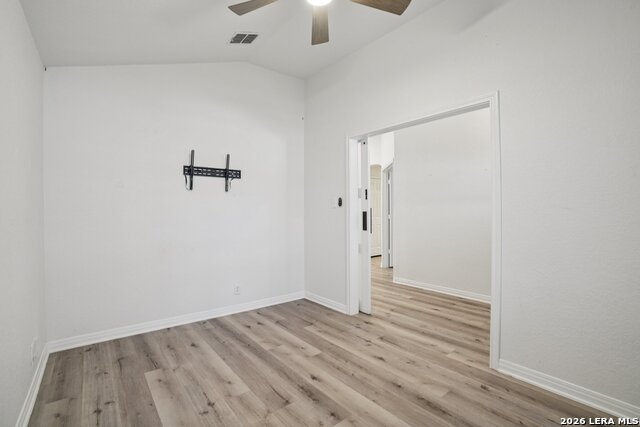 Image 16 of 42 For 450 Turnberry