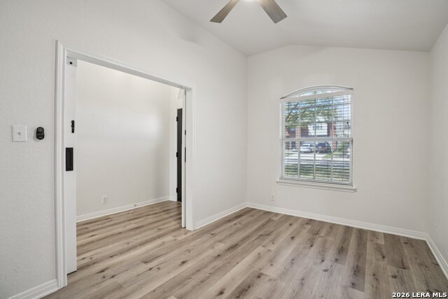 Image 18 of 42 For 450 Turnberry