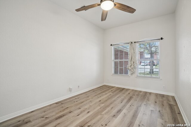 Image 20 of 42 For 450 Turnberry