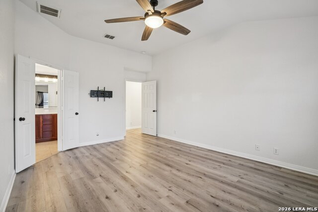 Image 23 of 42 For 450 Turnberry