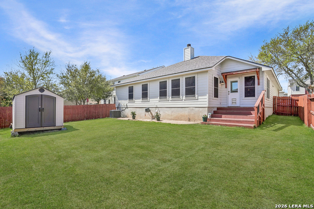 Image 3 of 42 For 450 Turnberry