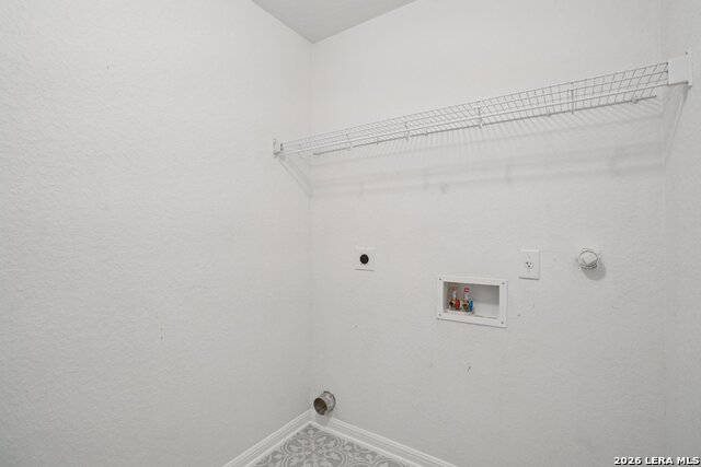 Image 33 of 42 For 450 Turnberry