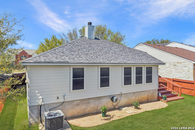 Image 37 of 42 For 450 Turnberry