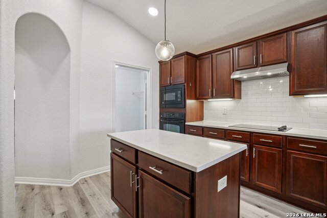 Image 7 of 42 For 450 Turnberry