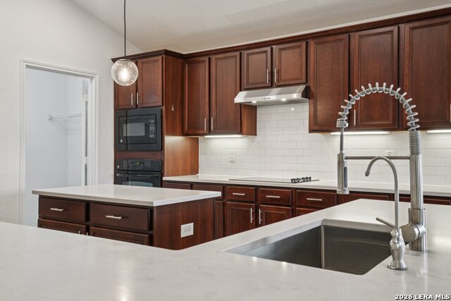 Image 9 of 42 For 450 Turnberry