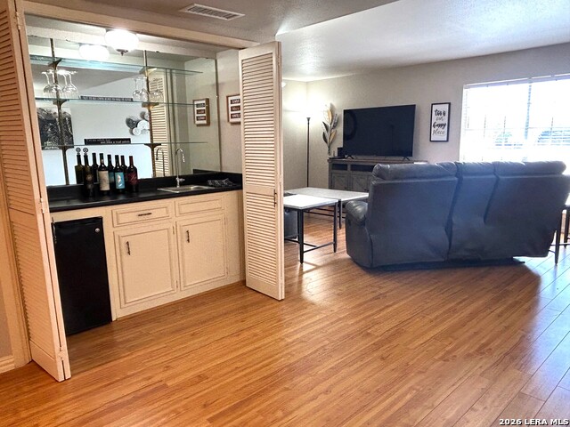 Image 3 of 47 For 7500 Callaghan  350