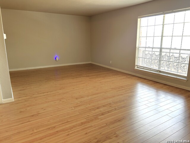 Image 4 of 47 For 7500 Callaghan  350