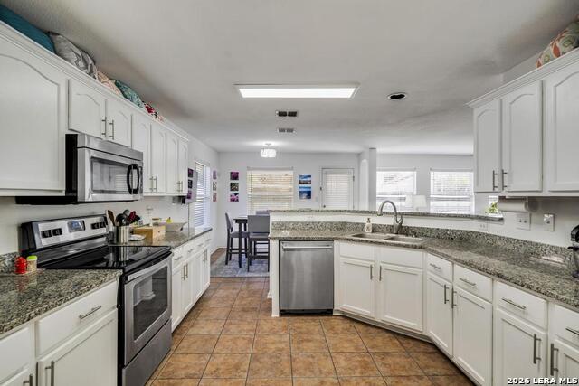 Image 15 of 34 For 8658 Gavel  