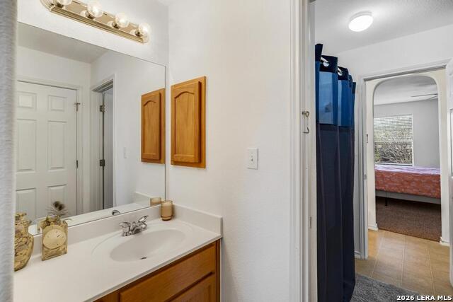 Image 24 of 34 For 8658 Gavel  