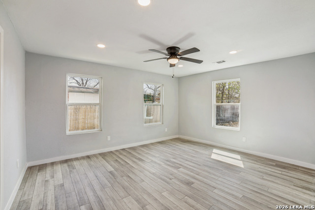 Image 16 of 28 For 3646 Poplar St. W