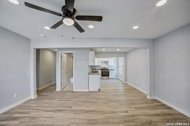 Image 7 of 28 For 3646 Poplar St. W