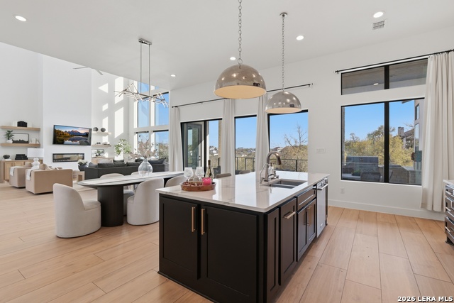 Image 17 of 47 For 10406 Kendall Cyn