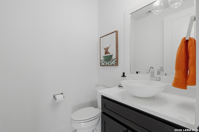 Image 32 of 47 For 10406 Kendall Cyn