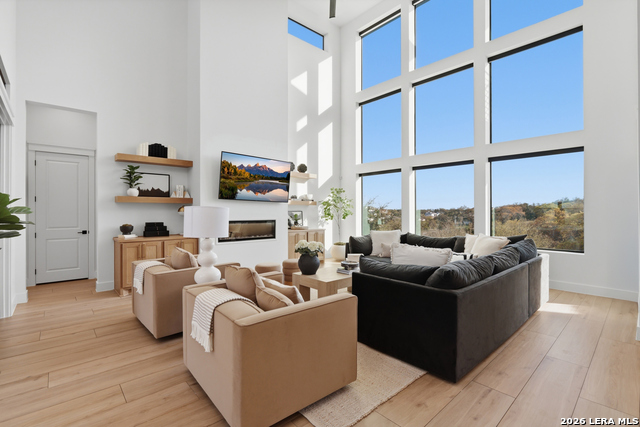 Image 7 of 47 For 10406 Kendall Cyn