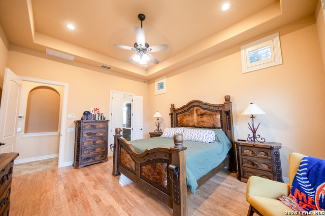 Image 8 of 17 For 22331 Viajes