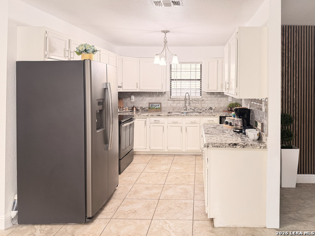 Listing photo id 8 for 2259 Willow Trail