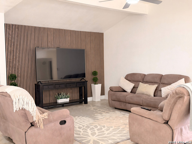 Listing photo id 3 for 2259 Willow Trail