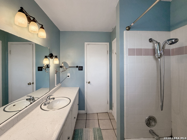 Image 23 of 48 For 231 Vip  