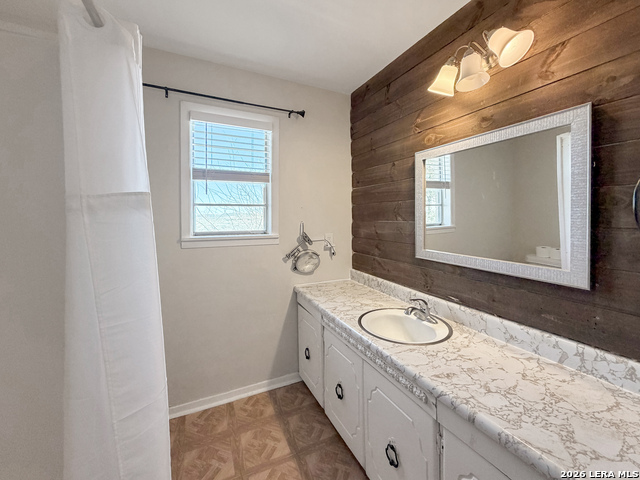 Image 24 of 48 For 231 Vip  