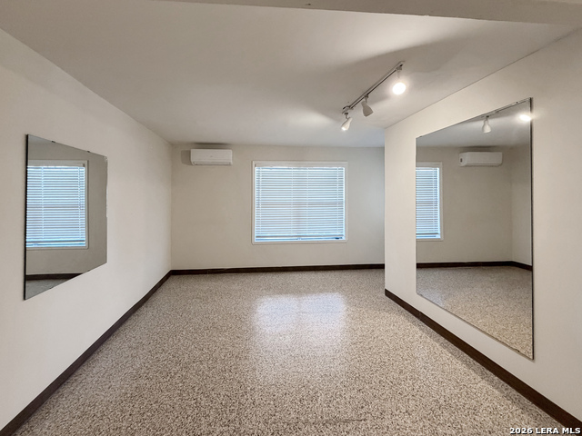 Image 26 of 48 For 231 Vip  