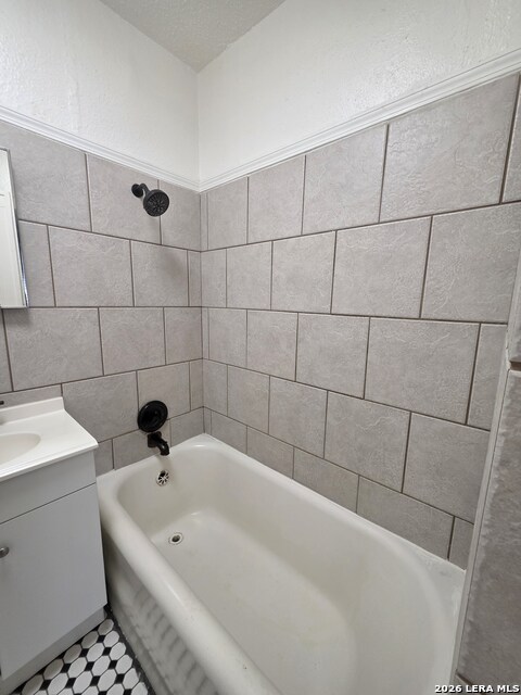 Image 16 of 16 For 930 Grayson E 2